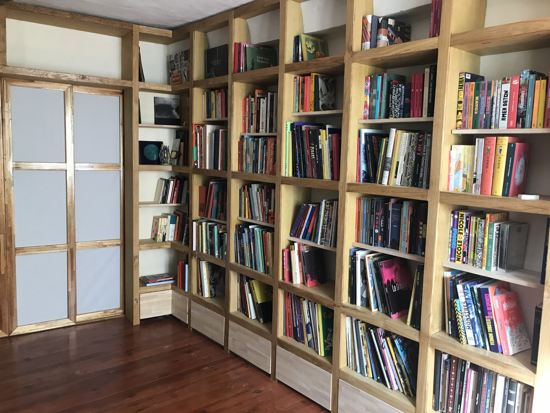 Plan rapproché bibliothèque
